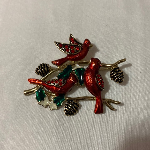 Jewelry - Cardinal Christmas brooch